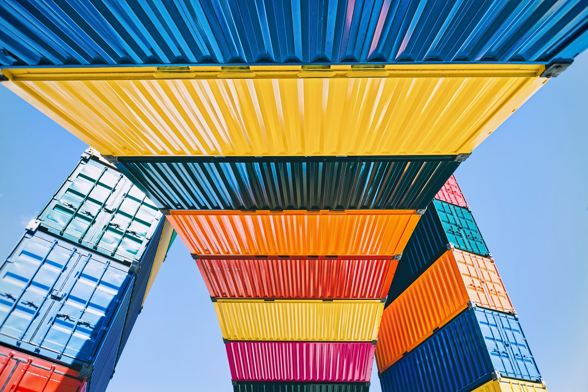 freight-container-3388238_1920.jpg